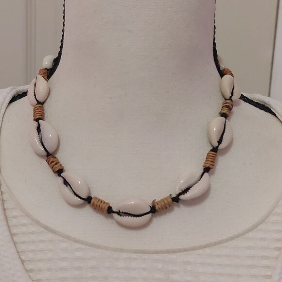 Other - Hawaiian Conch Shells and Jute Beads Surfer Style Choker Men's Necklace